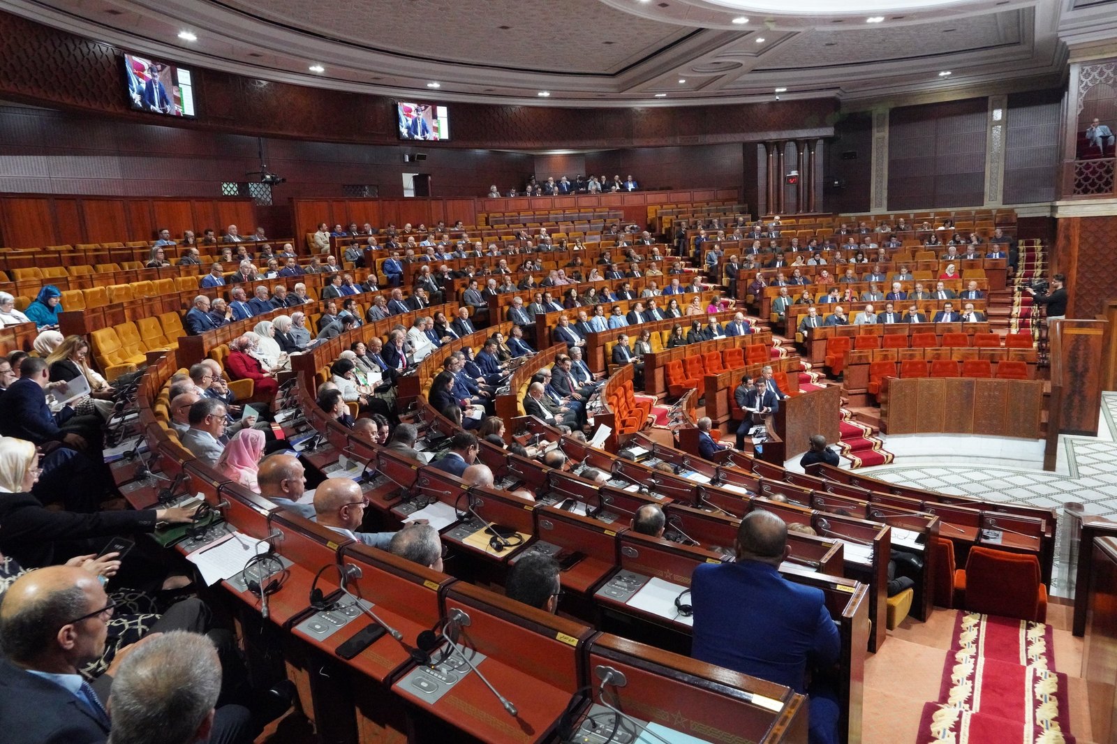 قبل افتتاح البرلمان.. الهشومي يحدد السقف الدستوري لمشاورات الحكومة